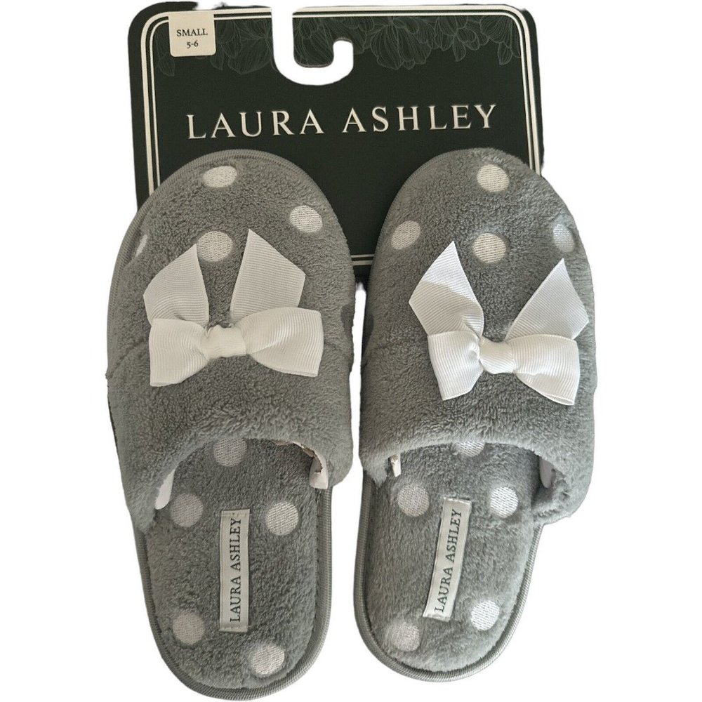 🌹Women’s Slippers S 5-6 Laura Ashley plush with memory foam Grey